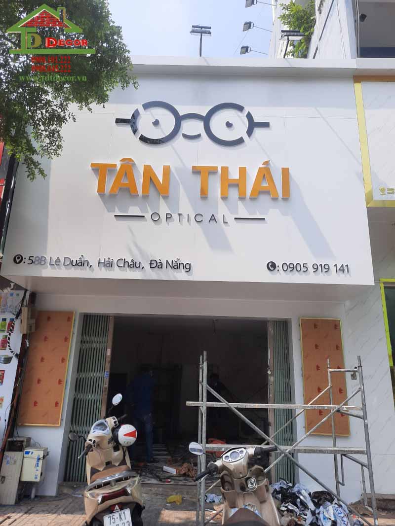 Thiết kế cửa hàng mắt kính